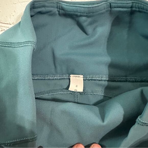 Lululemon legging size 4 - Picture 8 of 9